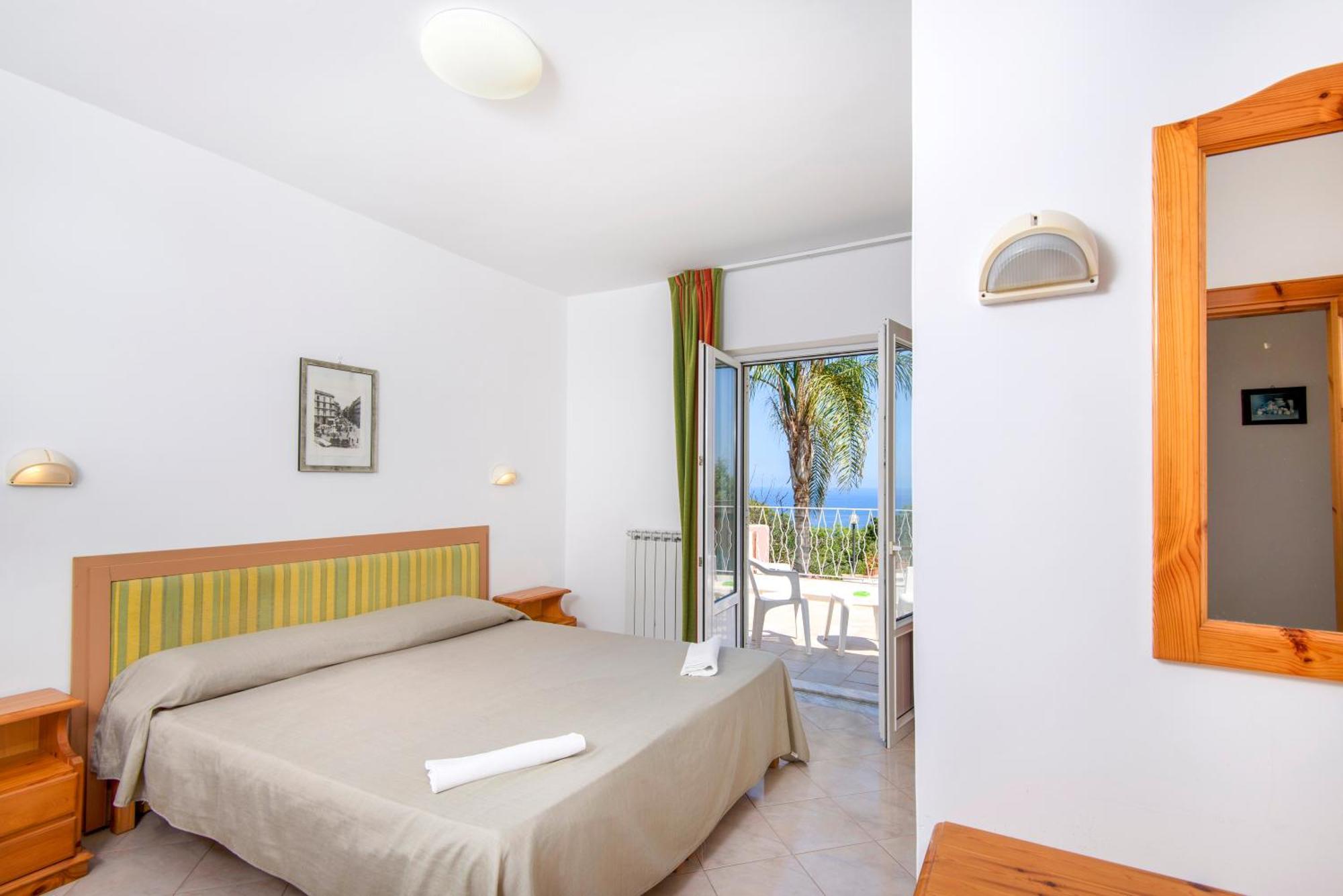 Hotel Bel Tramonto Casamicciola Terme Екстериор снимка