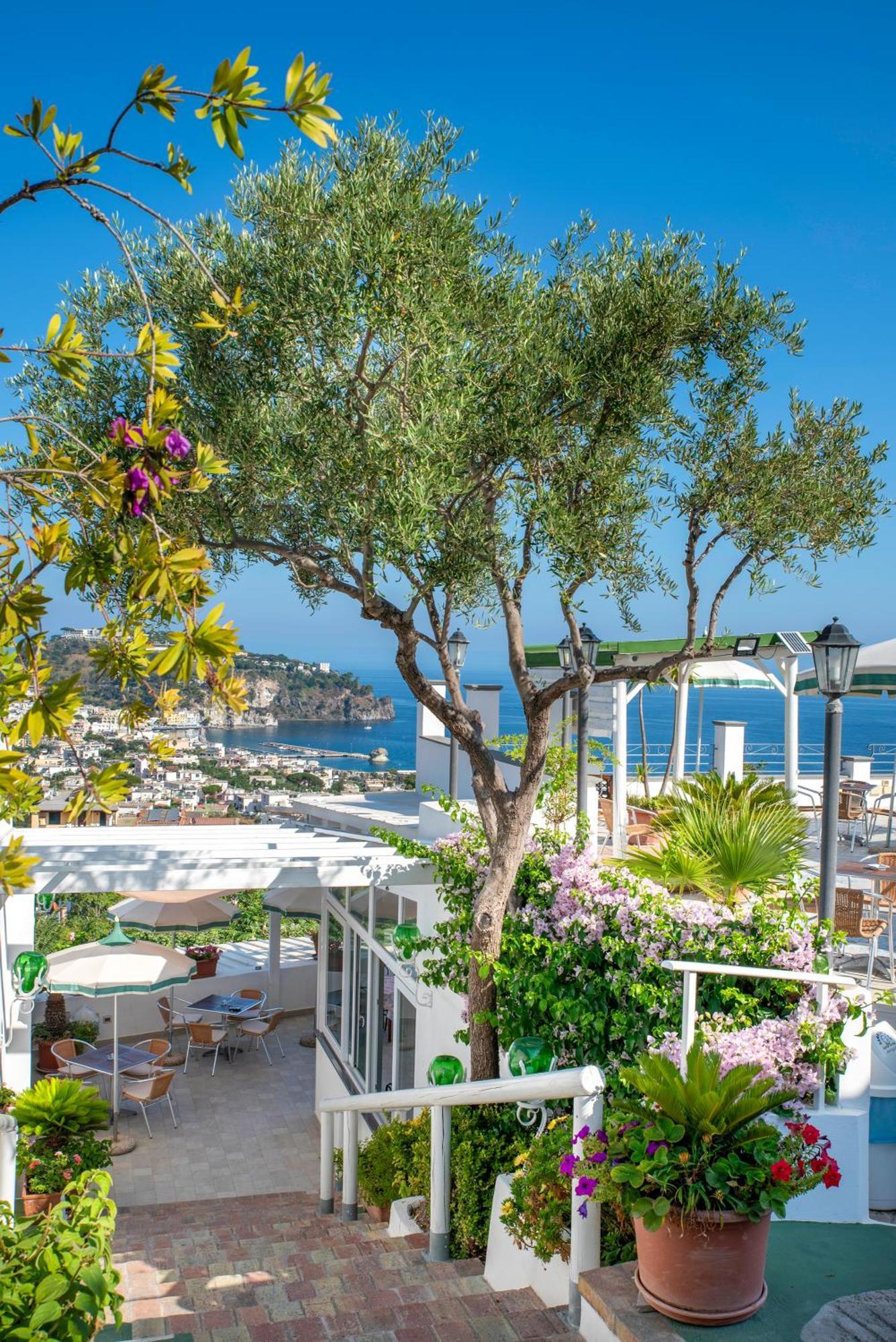 Hotel Bel Tramonto Casamicciola Terme Екстериор снимка